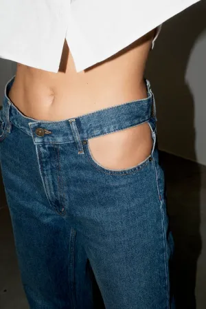 CUT OUT BOYFRIEND JEANS IN INDIGO
